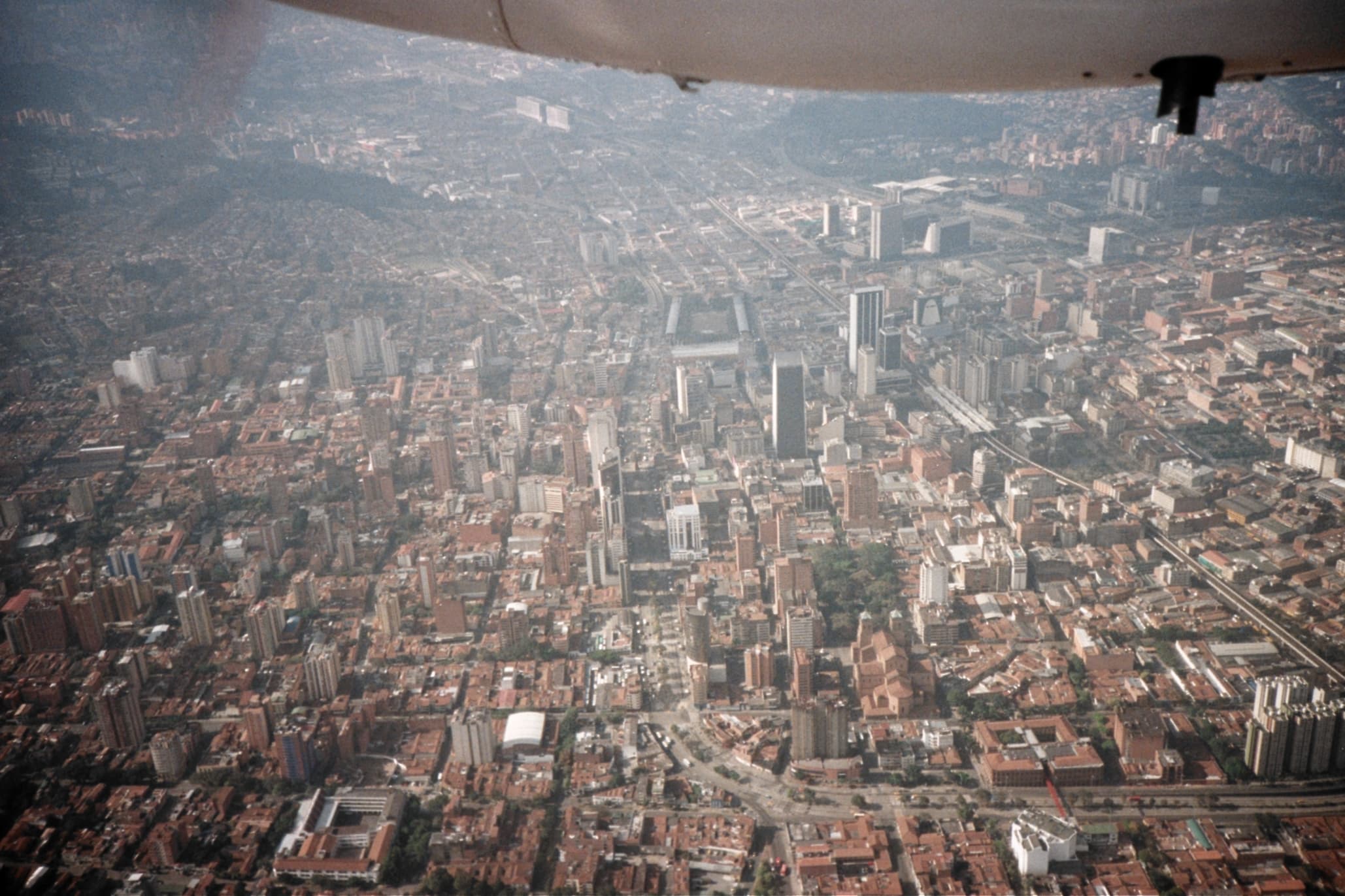 Vista aérea del centro de Medellín, Colombia